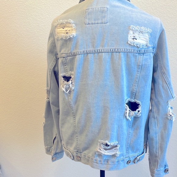 ❌SOLD❌Forever 21 Perfectly Distressed Oversized Denim Jacket - Picture 4 of 10